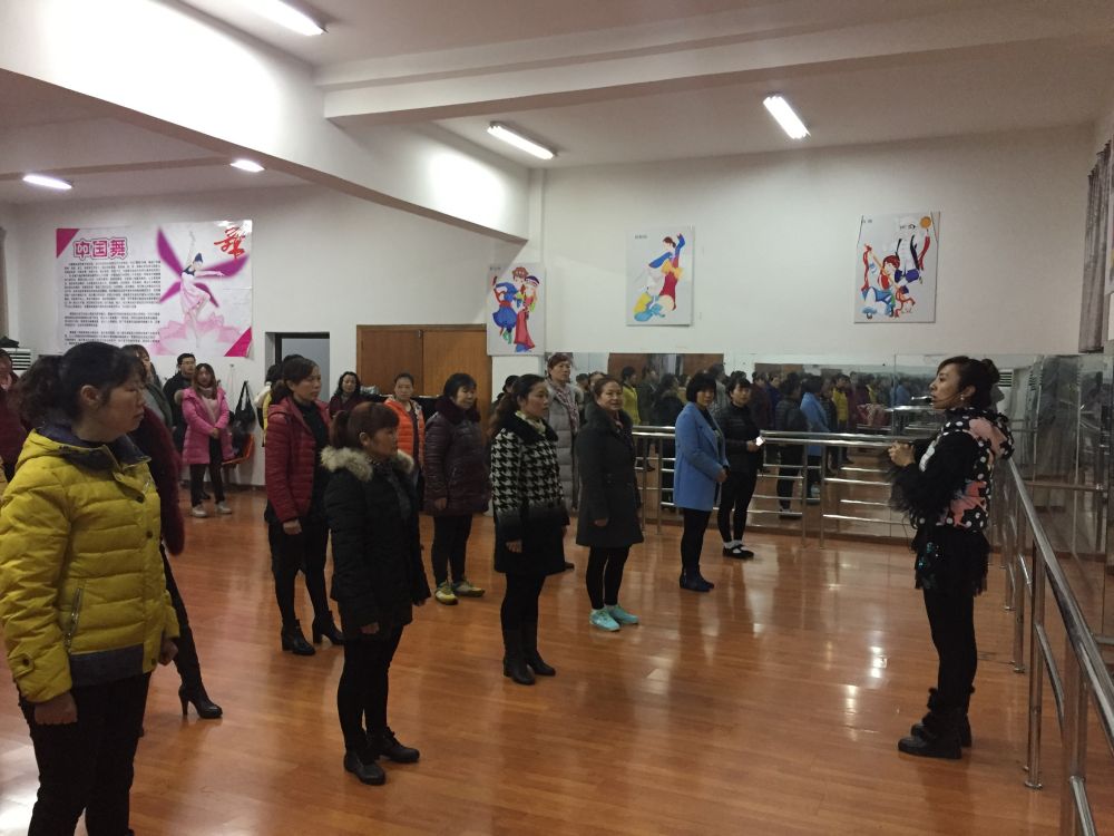 �Ļ���ƶ����ƺ���Ļ�������ѵƶ�������Ļ��Ǹɡ�